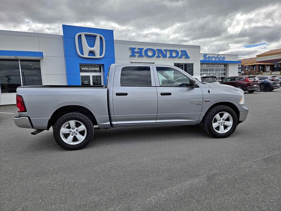 2023 RAM 1500 Classic SLT 4x4 Crew Cab 5'7" Box