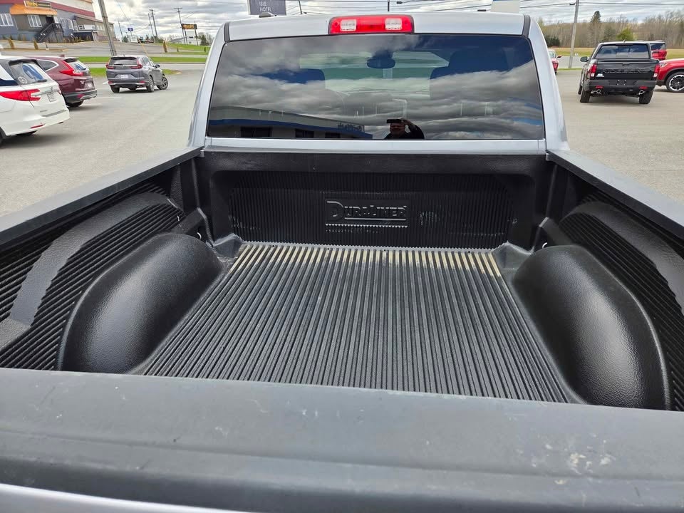 2023 RAM 1500 Classic SLT 4x4 Crew Cab 5'7" Box