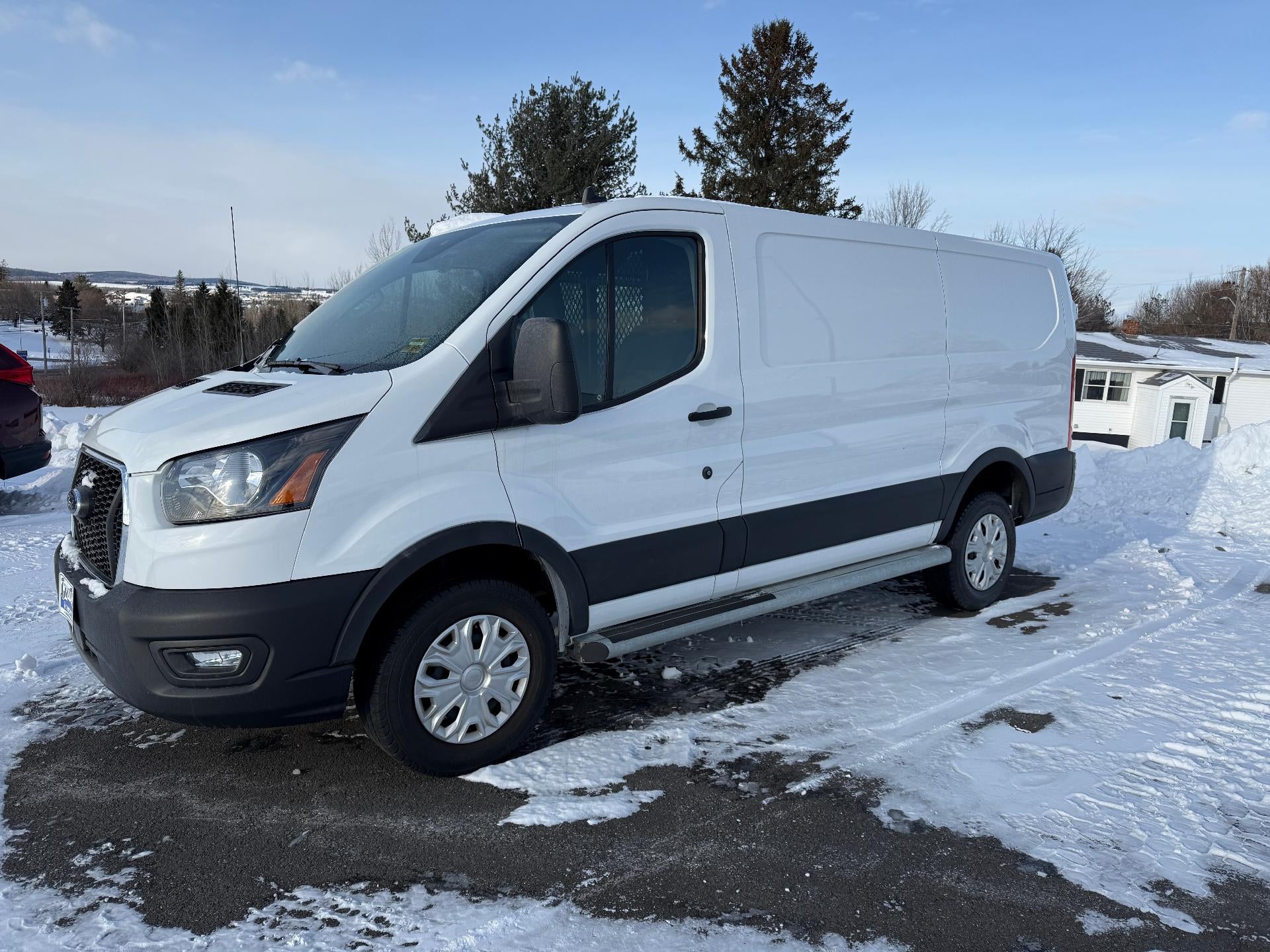 2024 Ford Transit Cargo Van T-250 130" Low Rf 9070 GVWR RWD