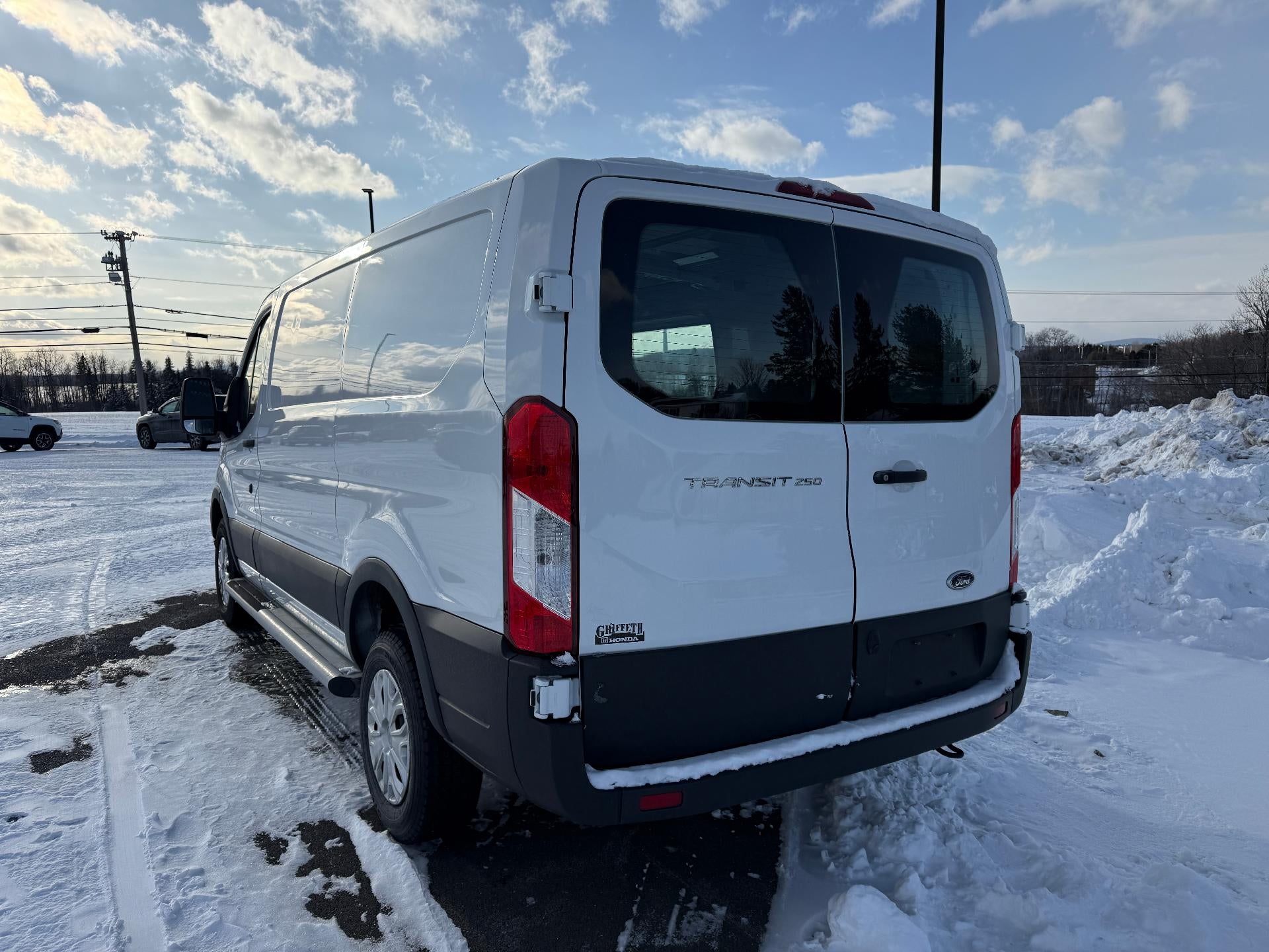 2024 Ford Transit Cargo Van T-250 130" Low Rf 9070 GVWR RWD