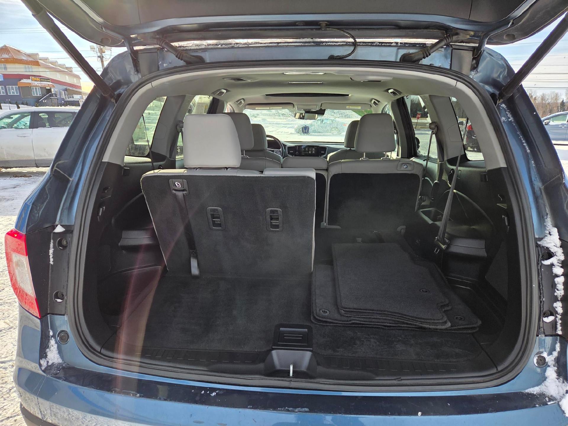 2025 Volkswagen Atlas Cross Sport 2.0T SE w/Technology 4MOTION