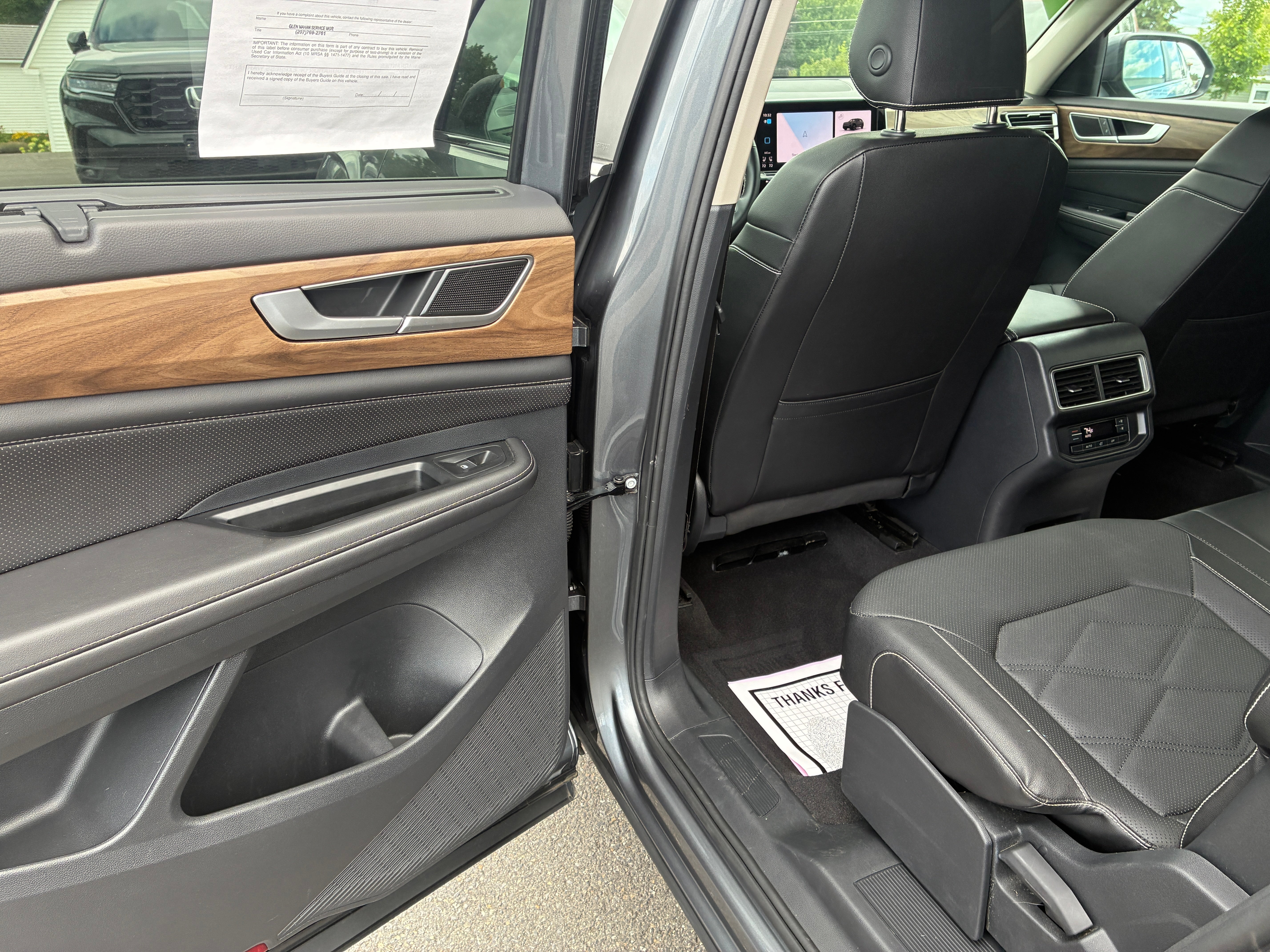 2025 Volkswagen Atlas 2.0T SE w/Technology 4MOTION