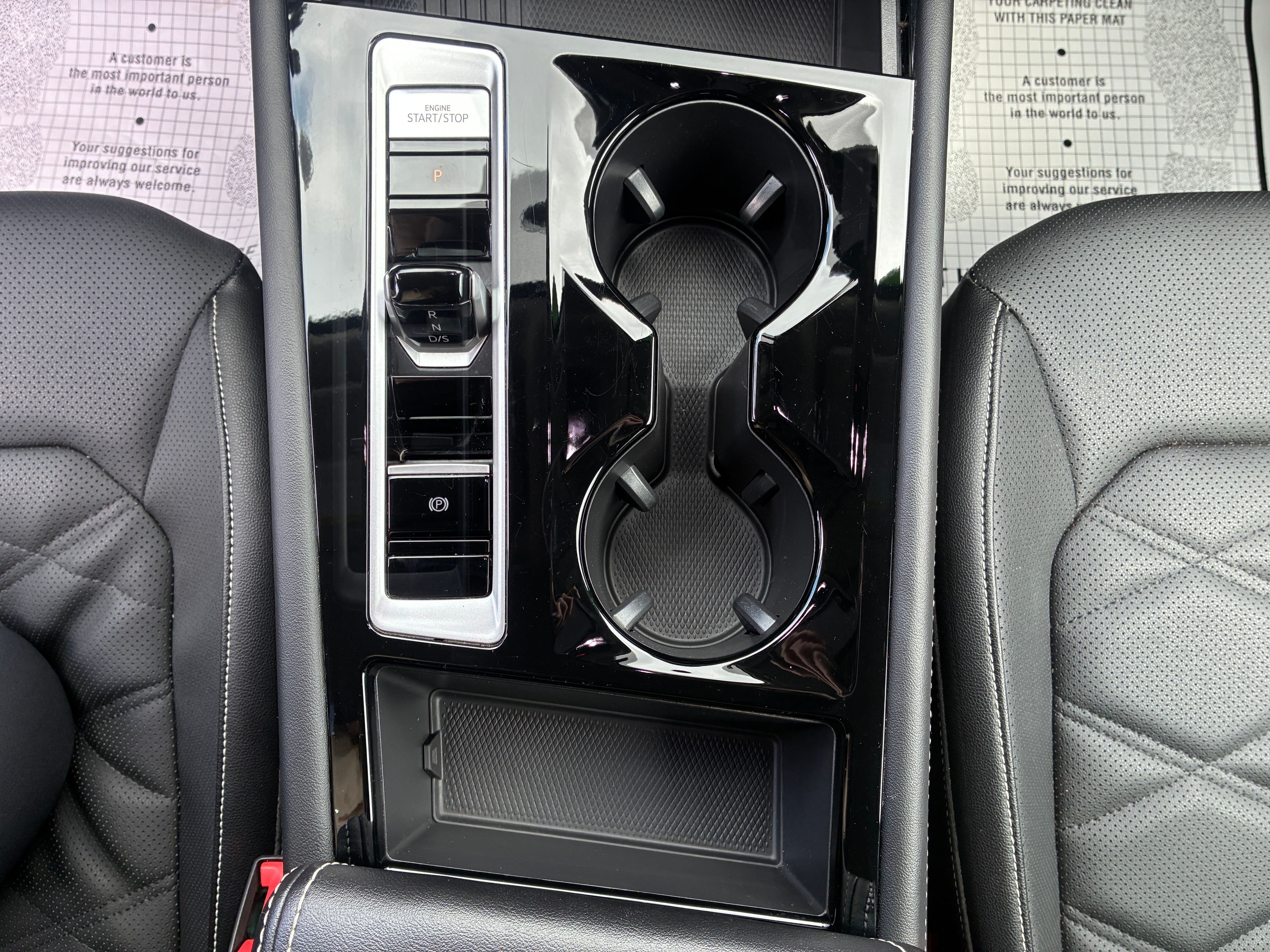 2025 Volkswagen Atlas 2.0T SE w/Technology 4MOTION