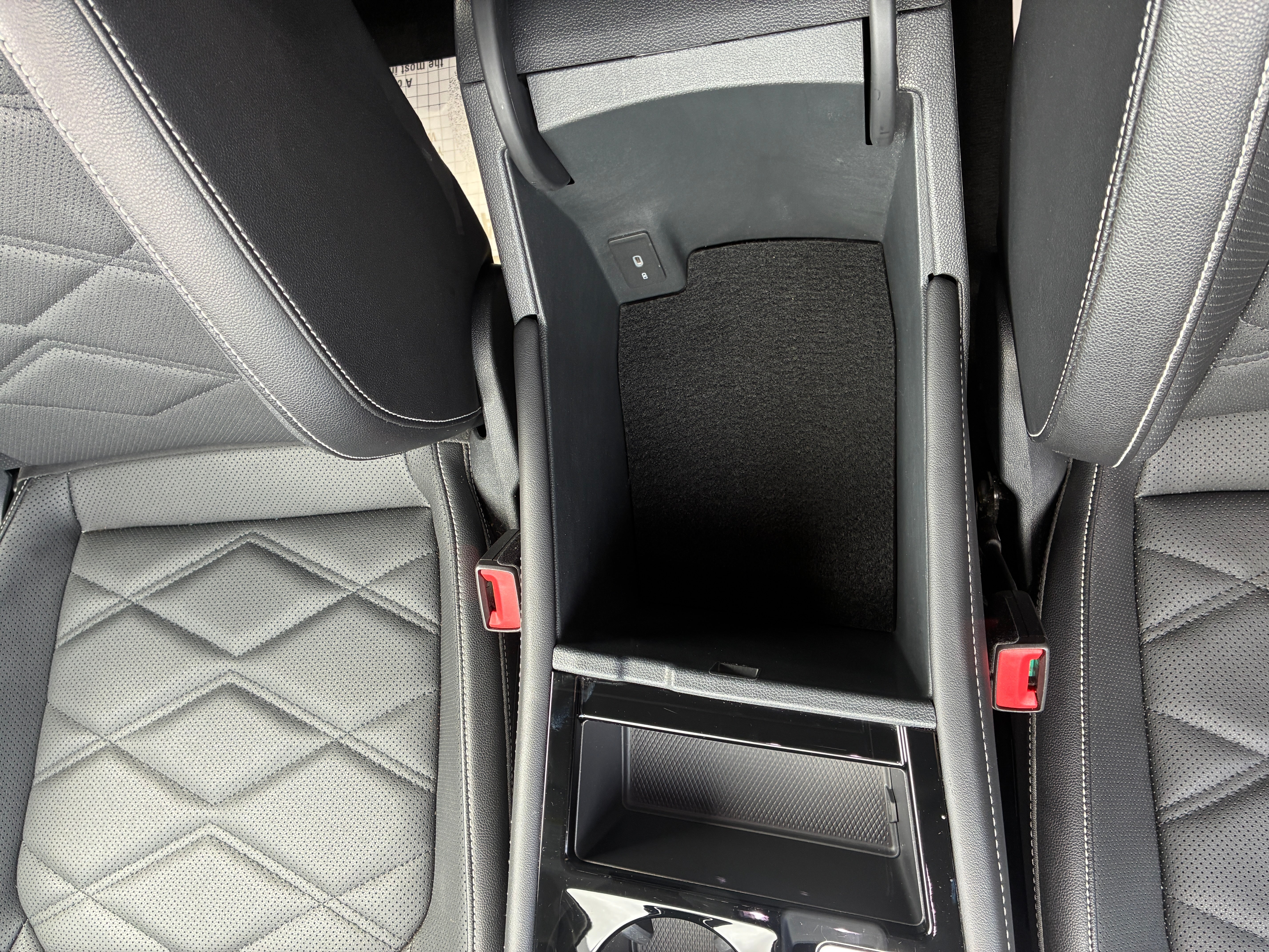 2025 Volkswagen Atlas 2.0T SE w/Technology 4MOTION