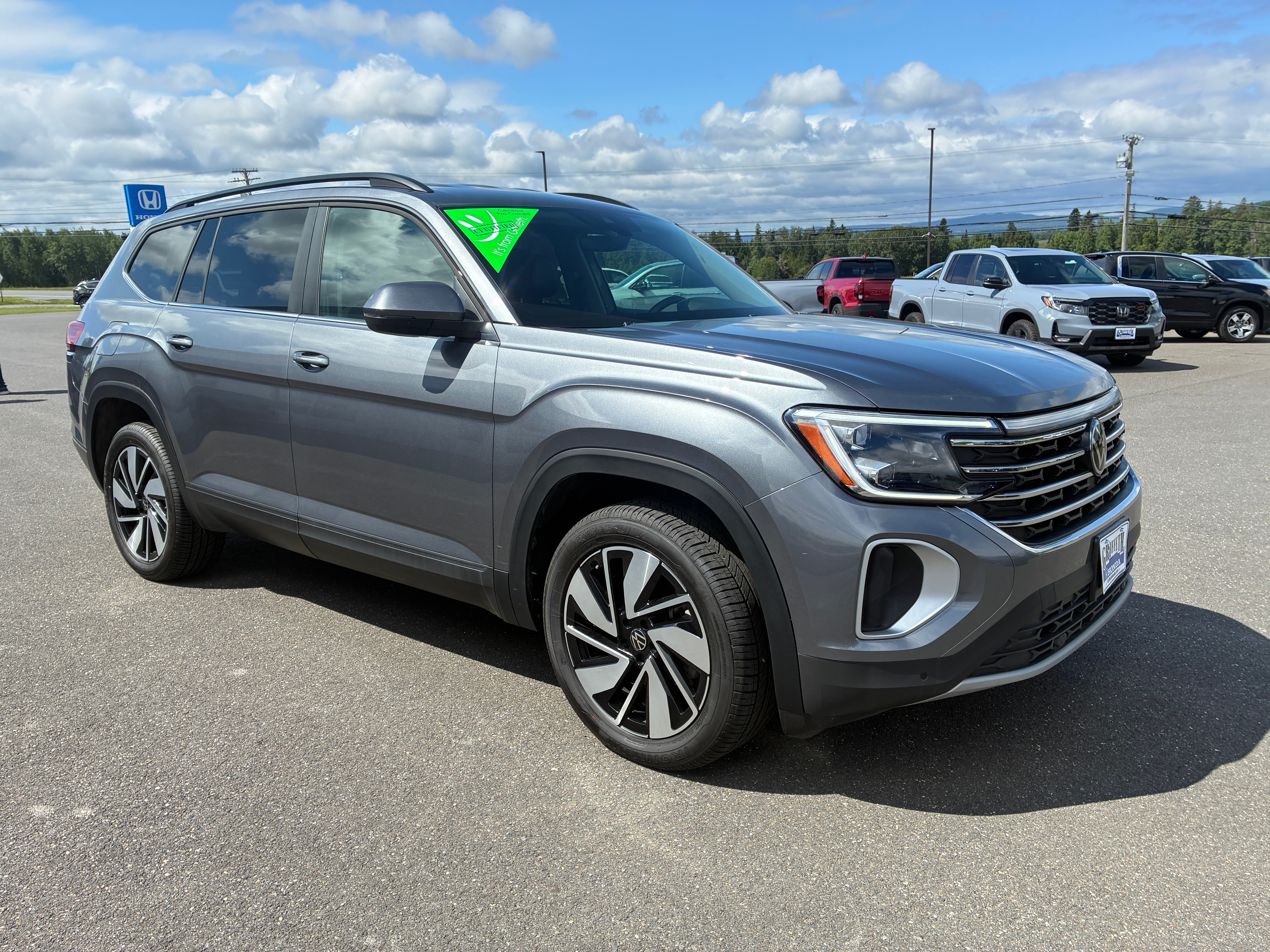 2025 Volkswagen Atlas 2.0T SE w/Technology 4MOTION