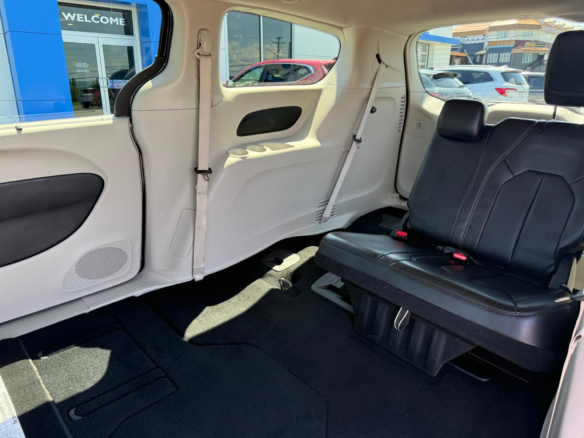 2023 Chrysler Pacifica Touring L FWD