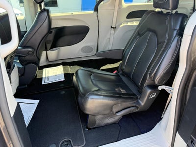 2023 Chrysler Pacifica Touring L FWD