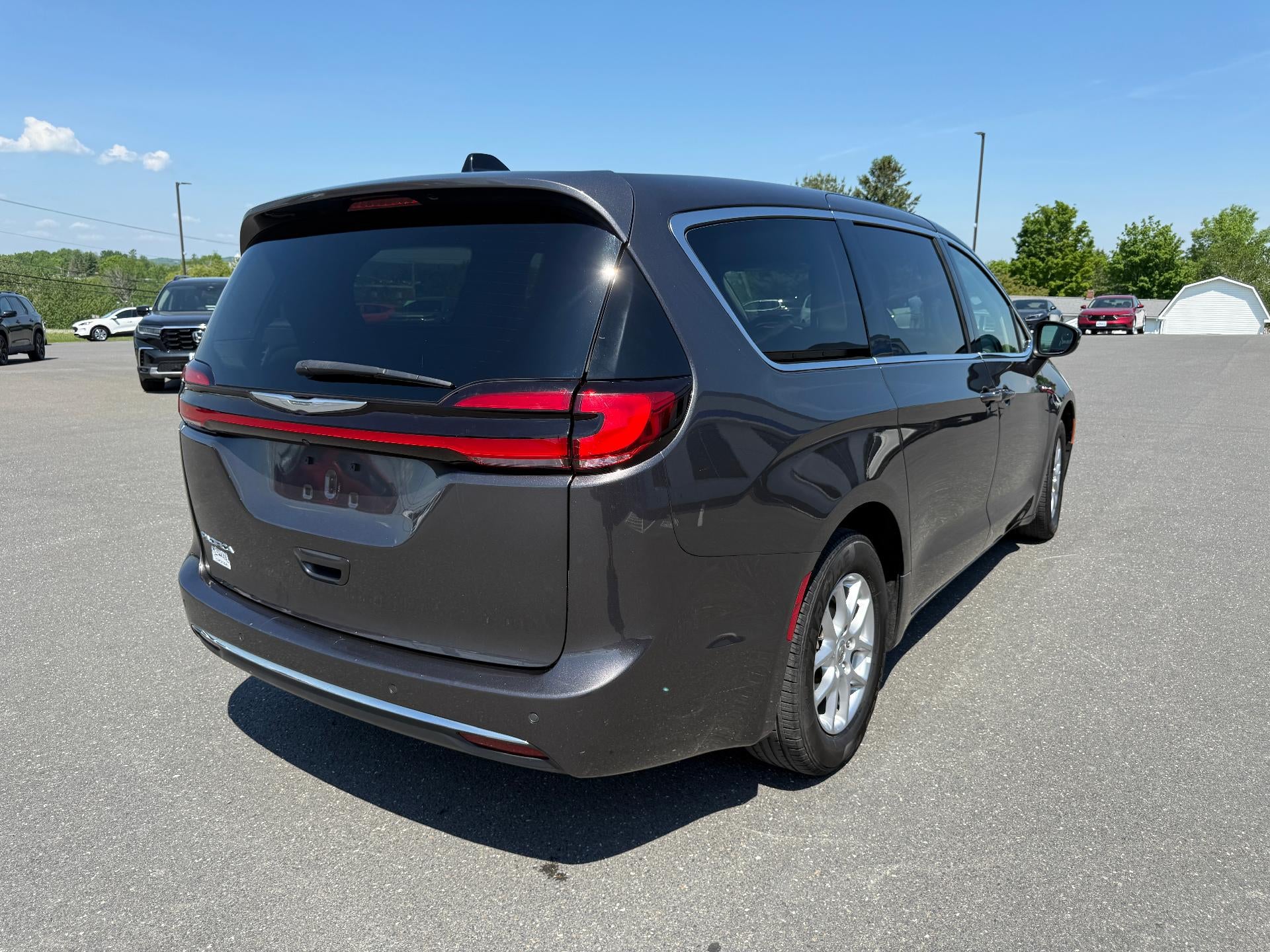 2023 Chrysler Pacifica Touring L FWD