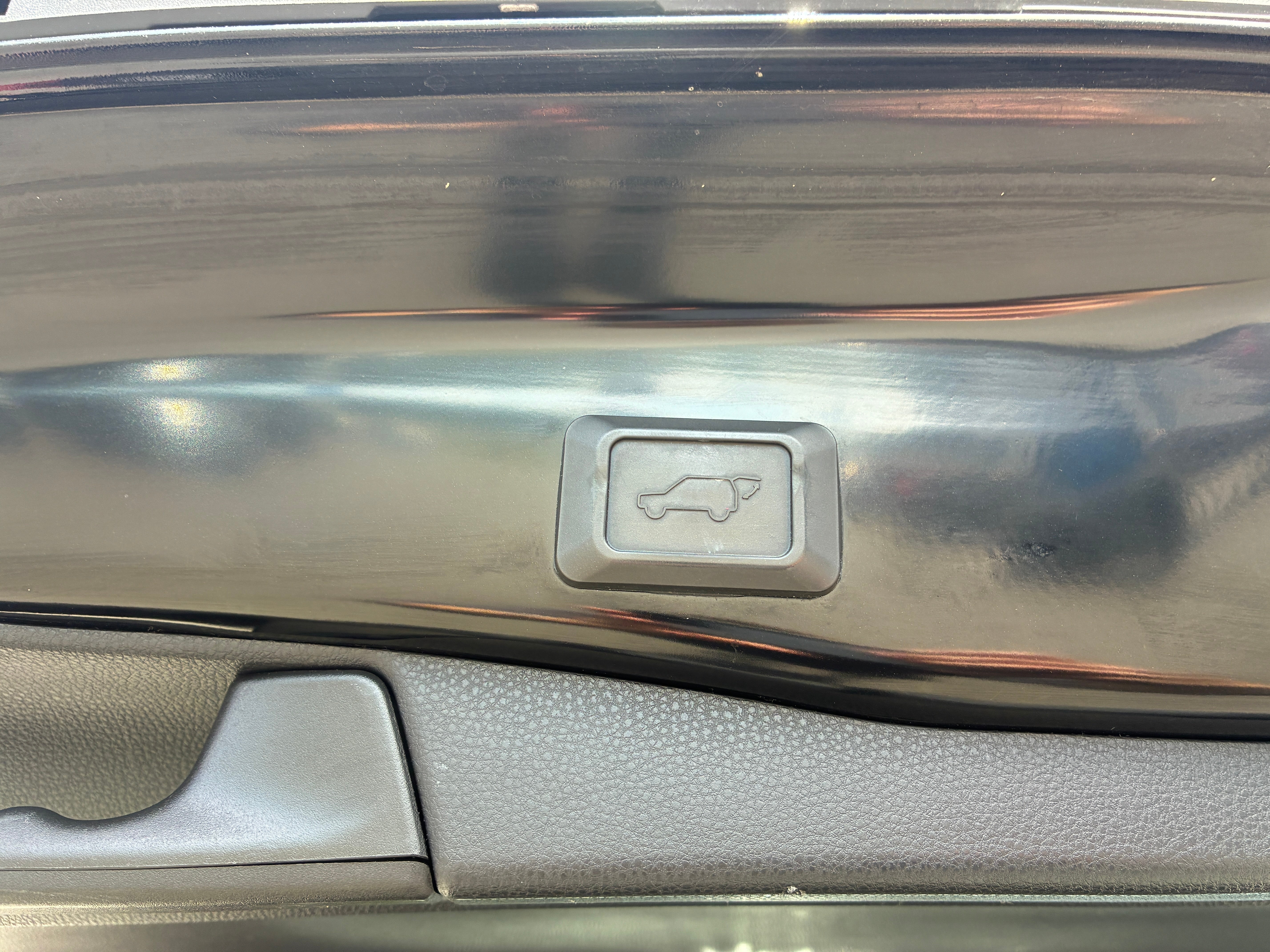 2021 Toyota RAV4 XLE Premium - Photo 12