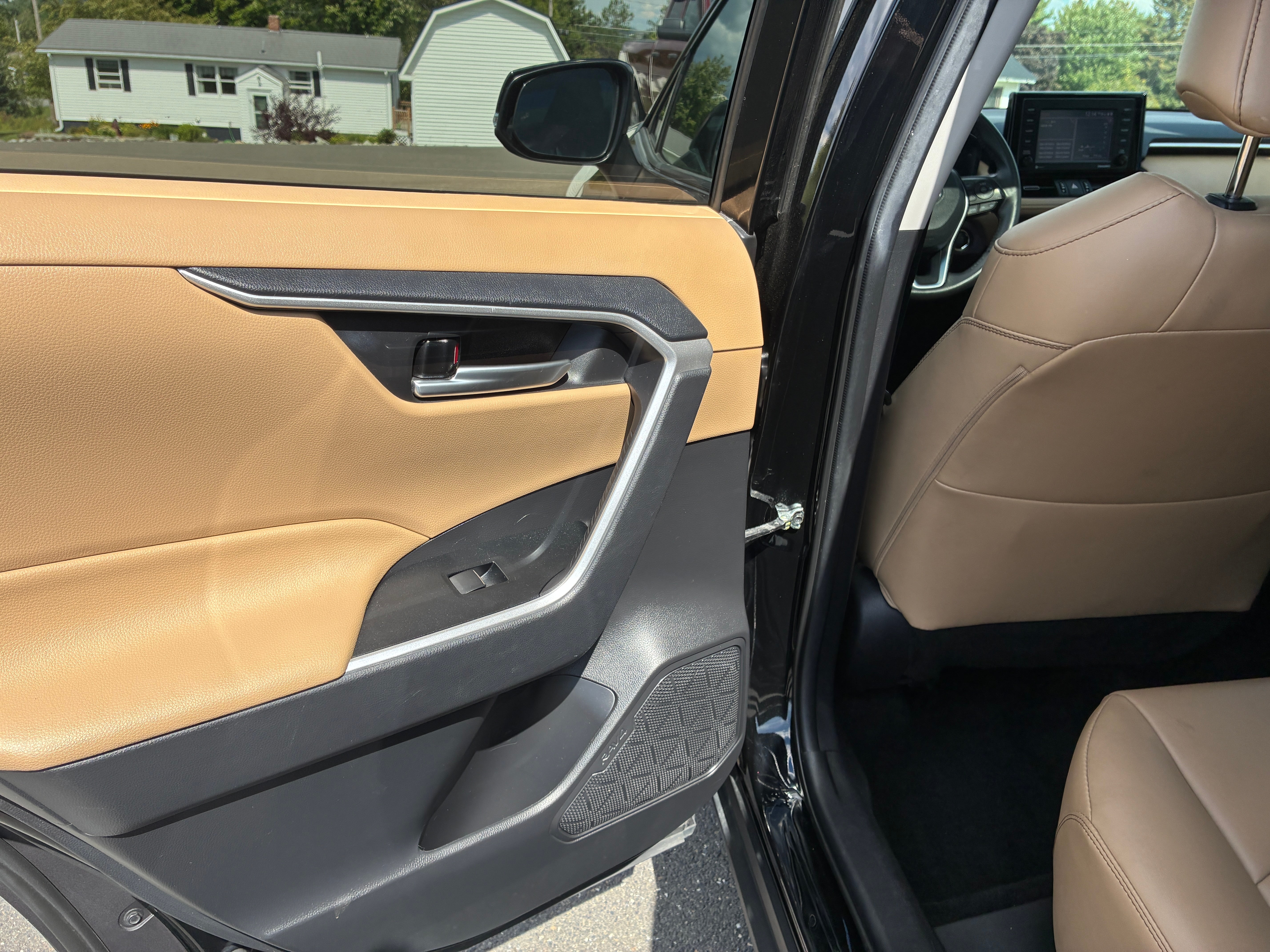 2021 Toyota RAV4 XLE Premium - Photo 13