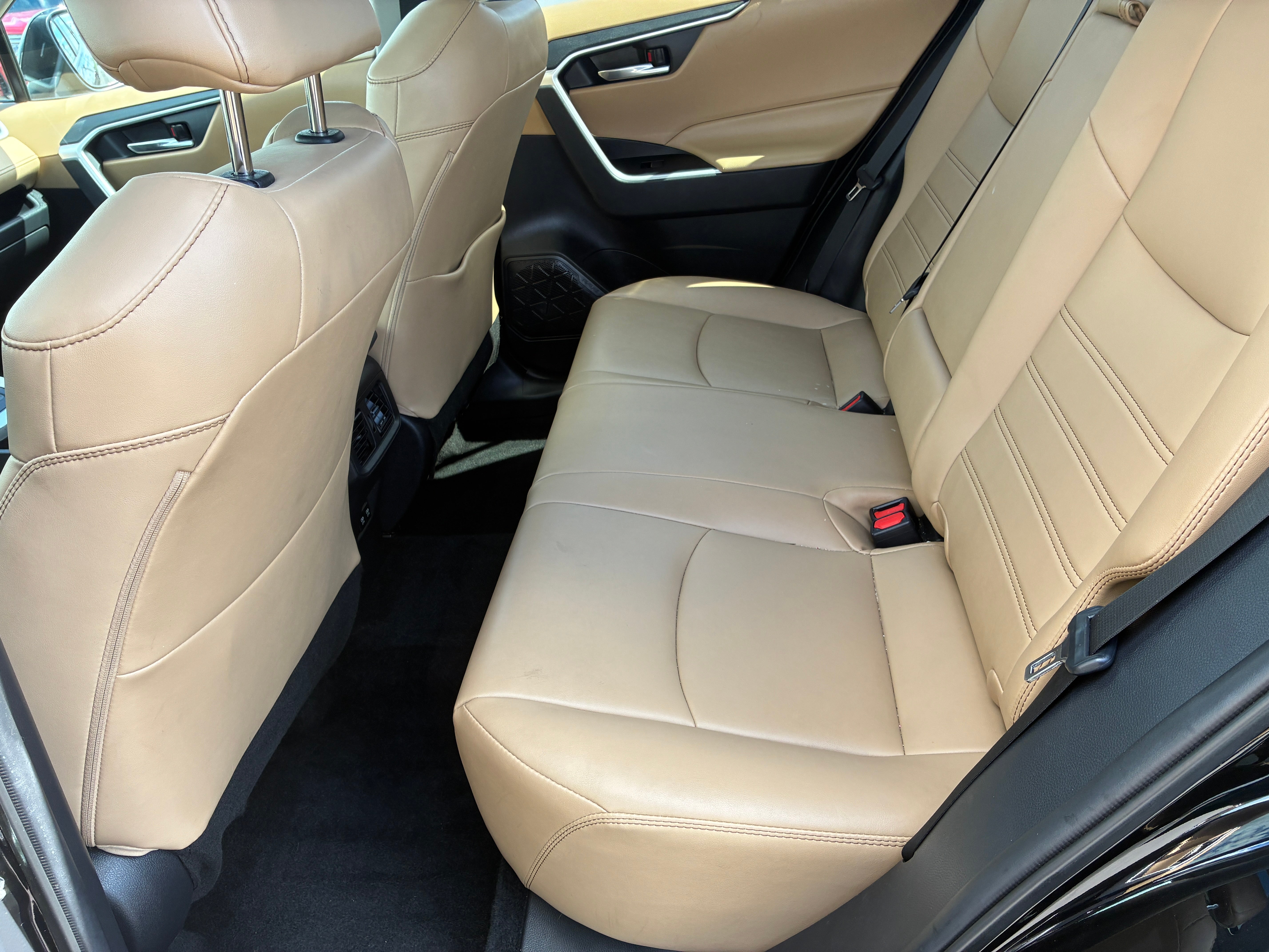 2021 Toyota RAV4 XLE Premium - Photo 14