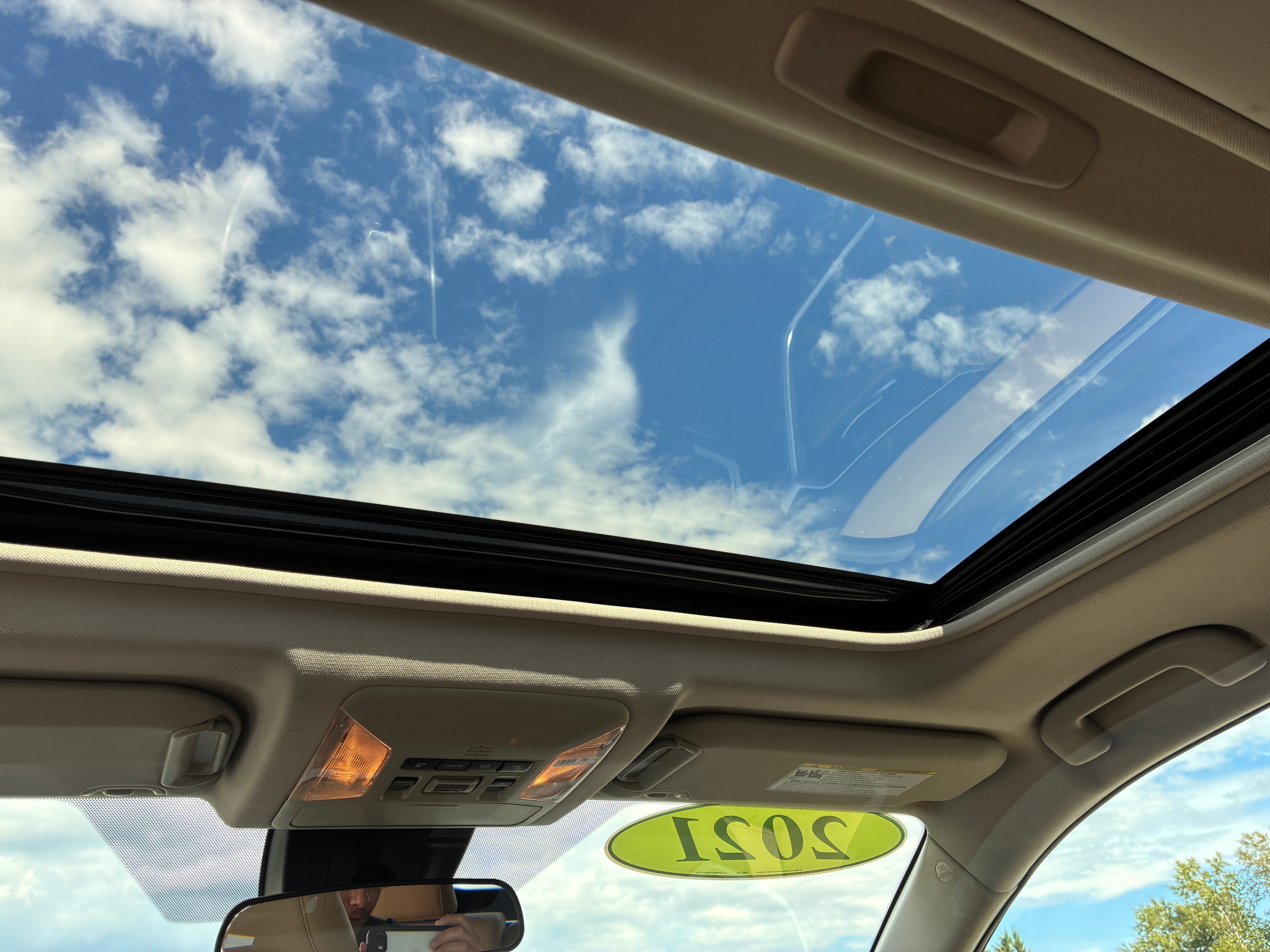 2021 Toyota RAV4 XLE Premium - Photo 17