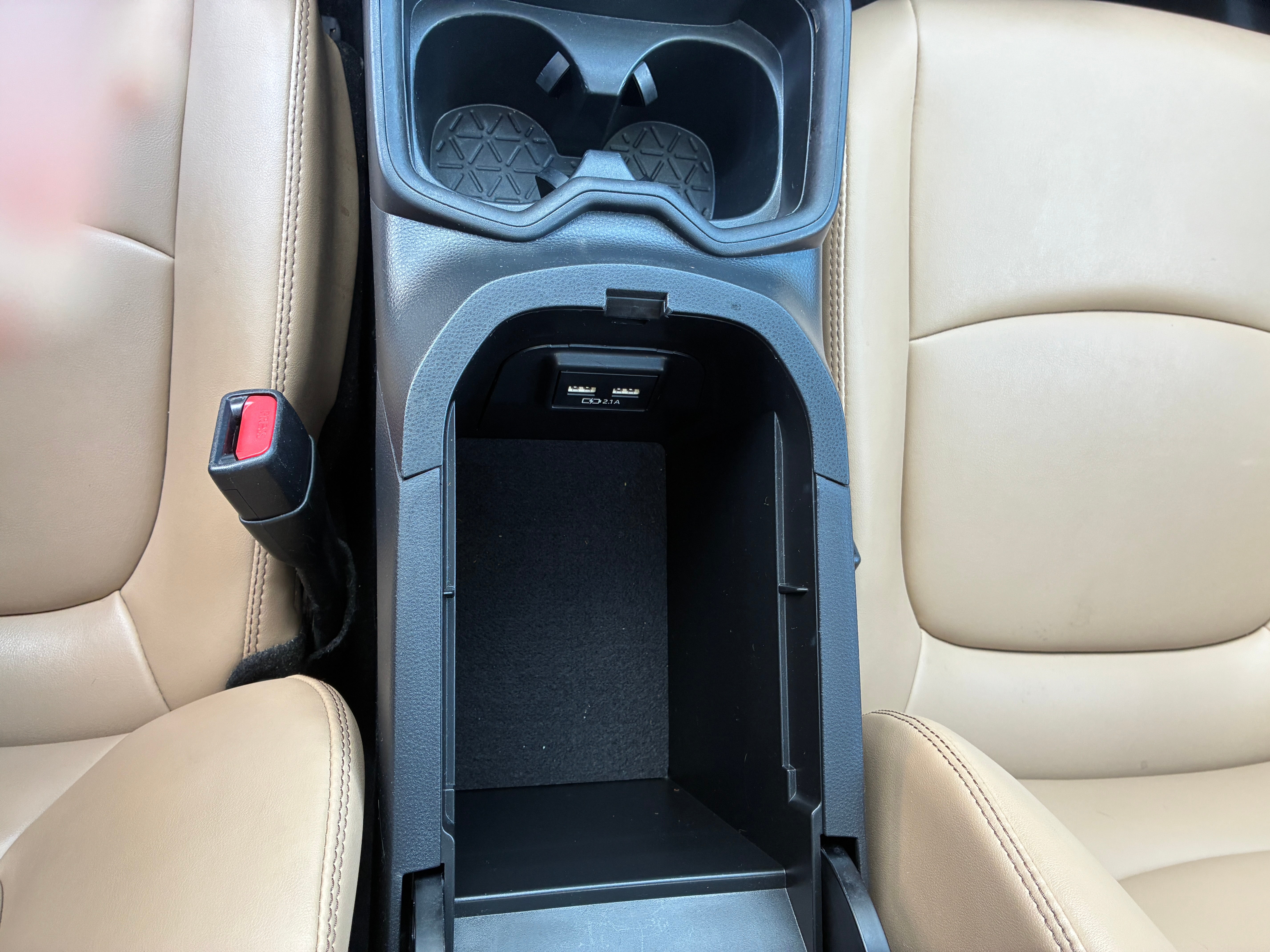 2021 Toyota RAV4 XLE Premium - Photo 26