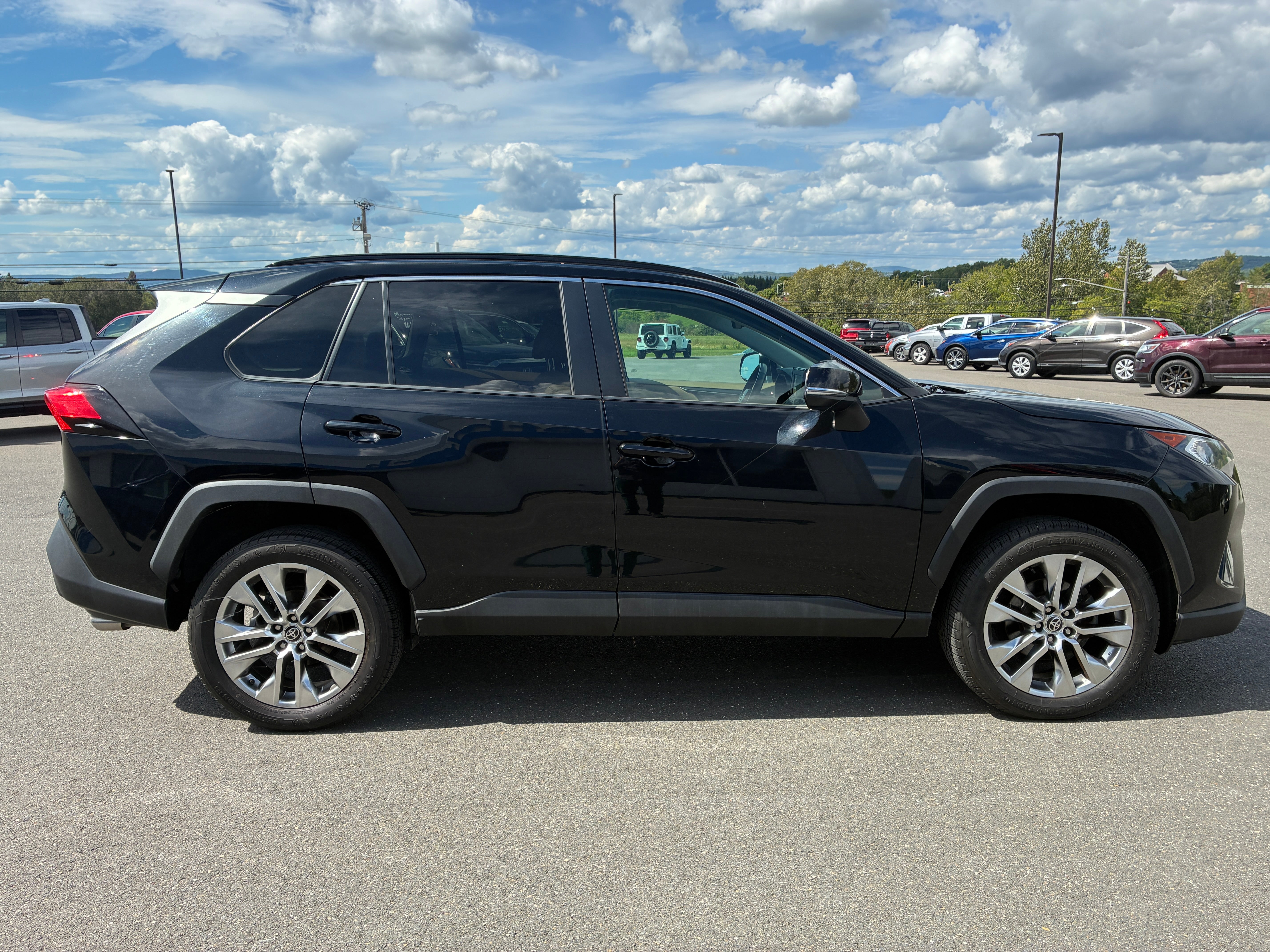 2021 Toyota RAV4 XLE Premium - Photo 6