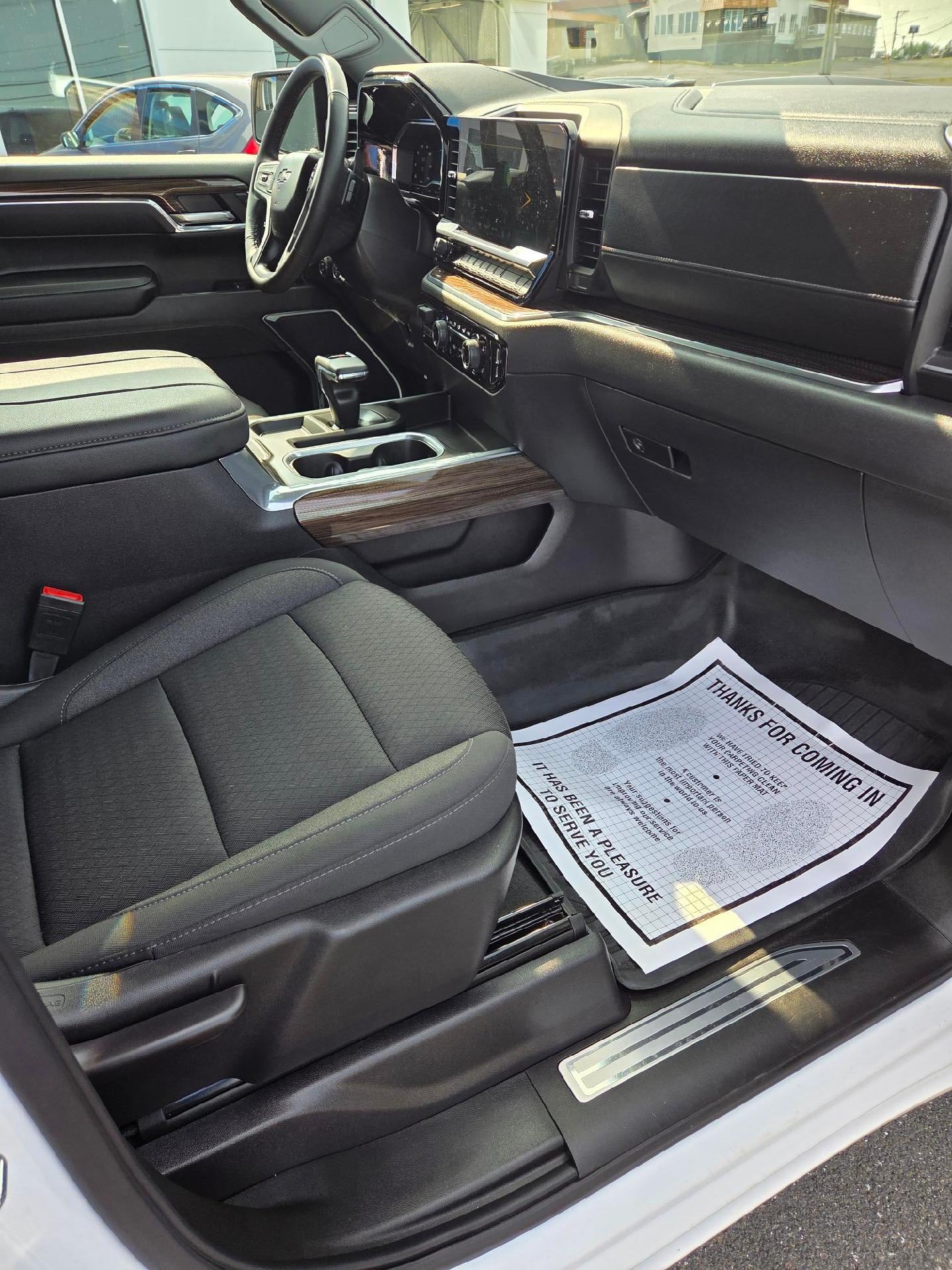 2024 Chevrolet Silverado 1500 Crew Cab Short Box 4-Wheel Drive LT Trail Boss