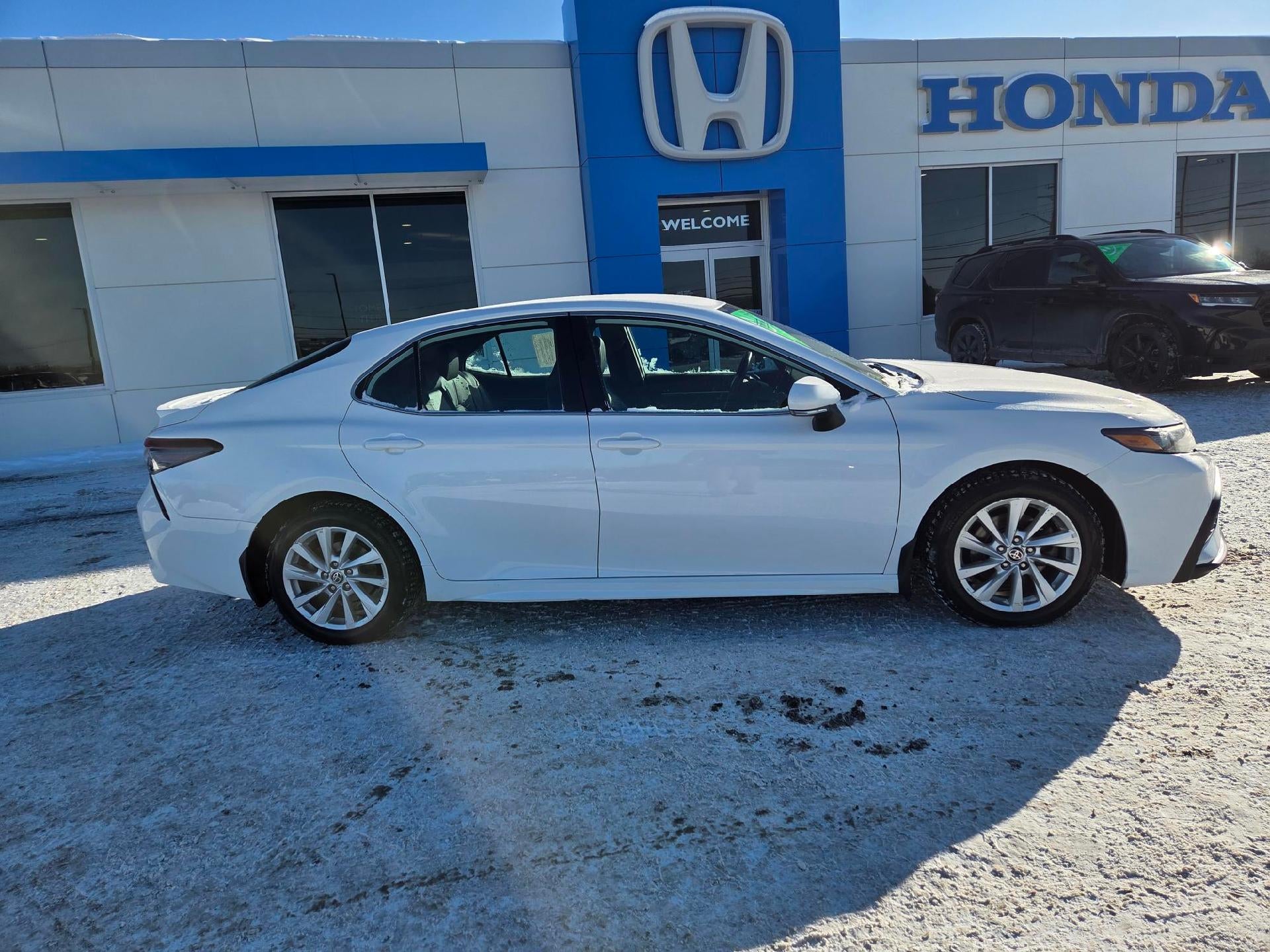 2023 Toyota Camry SE Auto (SE)