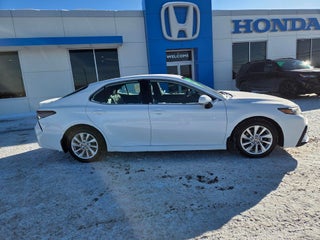 2023 Toyota Camry SE Auto (SE)