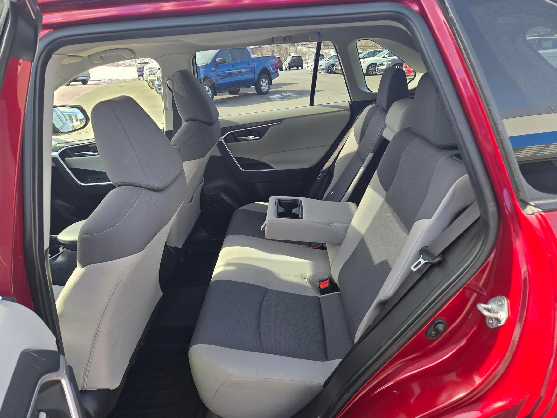 2020 Toyota RAV4 XLE AWD (Natl)